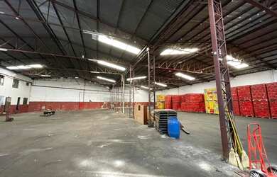 Imagem: O depósito possui 2.230m² de Área e está localizado em