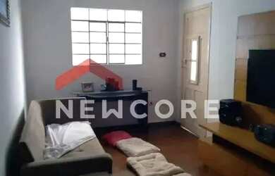 Imagem: A casa possui 3 Dormitórios, 2 Banheiros, 2 Vagas na garagem