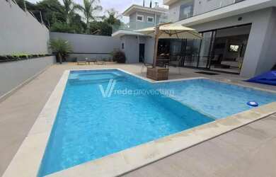 Imagem: A casa em condomínio possui 4 Dormitórios, 5 Banheiros, 5