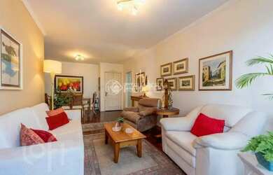 Imagem: O apartamento possui 3 Dormitórios, 1 Banheiro, 1 Vaga na garagem