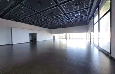 Imagem: A casa possui 5 Dormitórios, 5 Banheiros, 5 Vagas na garagem