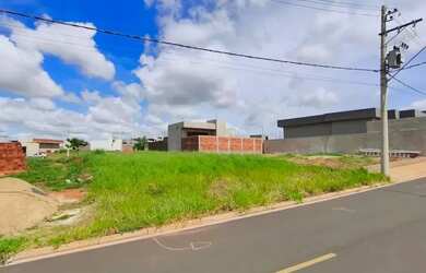 Imagem: O terreno possui 249m² de Área e está localizado em Maisparque