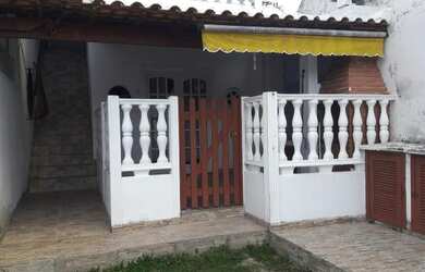 Imagem: A casa possui 1 Dormitório e 1 Banheiro e está localizado