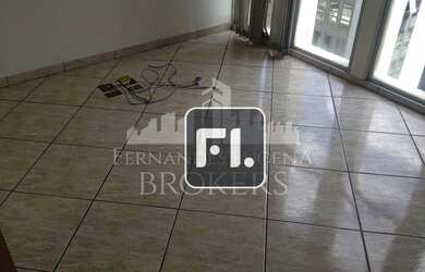 Imagem: O depósito possui 2 Vagas na garagem e 300m² de Área e está