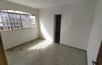 Imagem: A casa possui 5 Dormitórios, 5 Banheiros, 2 Vagas na garagem