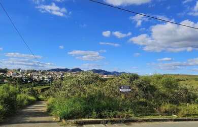 Imagem: O terreno à venda possui 300m² de Área e Imóvel novo e está