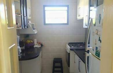 Imagem: O apartamento possui 2 Dormitórios, 1 Banheiro, 1 Vaga na garagem