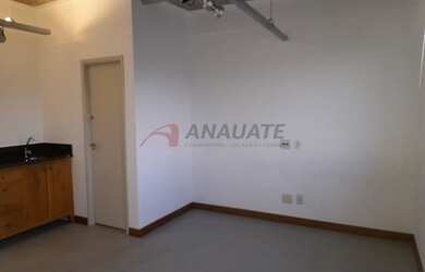 Imagem: O depósito possui 1 Vaga na garagem, 30m² de Área e está