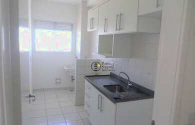 Imagem: O apartamento possui 3 Dormitórios, 1 Banheiro, 1 Vaga na garagem