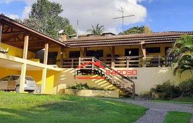 Imagem: A casa em condomínio à venda possui 3 Dormitórios, 4 Banheiros