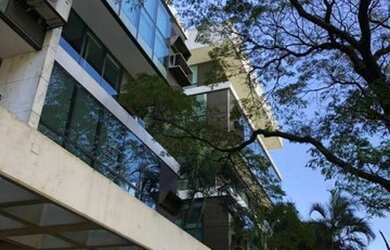 Imagem: O depósito possui 4 Vagas na garagem, 188m² de Área e está