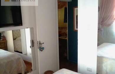 Imagem: O apartamento possui 2 Dormitórios, 1 Banheiro, 1 Vaga na garagem