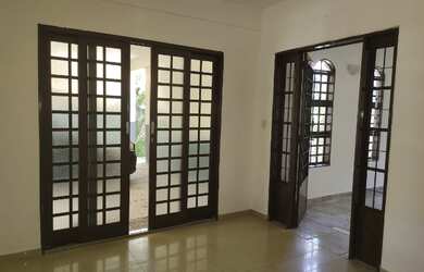 Imagem: A casa em condomínio possui 3 Dormitórios, 2 Banheiros, 2