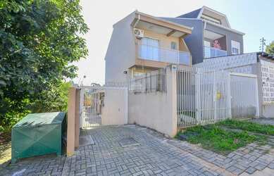 Imagem: A casa à venda possui 3 Dormitórios, 3 Banheiros, 1 Vaga na