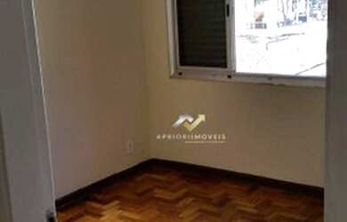 Imagem: O apartamento possui 3 Dormitórios, 1 Banheiro, 1 Vaga na garagem