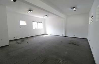 Imagem: O depósito possui 1 Vaga na garagem, 40m² de Área e está