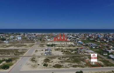 Imagem: O terreno possui 375m² de Área e está localizado em Balneário