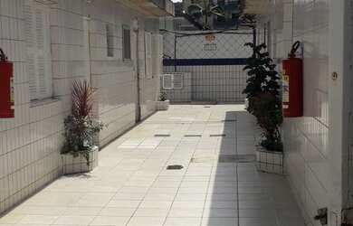 Imagem 15: Òtima localização Kit a 400m² da praia no canto do forte Praia Grande...