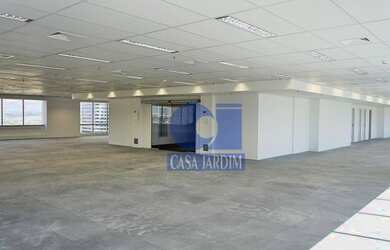 Imagem: O depósito possui 5 Vagas na garagem, 950m² de Área e está