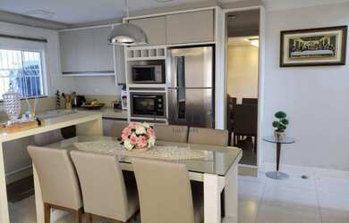 Imagem: A casa possui 3 Dormitórios, 3 Banheiros, 1 Vaga na garagem