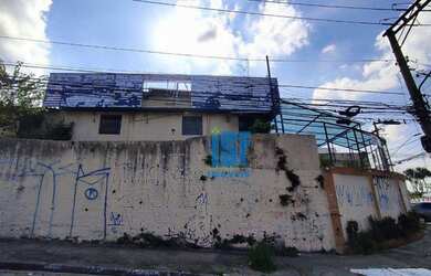 Imagem: O depósito possui 4 Vagas na garagem e 160m² de Área e está