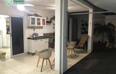 Imagem: A casa em condomínio possui 3 Dormitórios, 4 Banheiros, 2