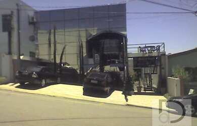 Imagem: O depósito possui 4 Vagas na garagem, 350m² de Área e está