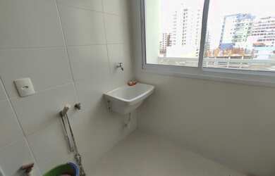 Imagem 8: Apartamento bem localizado a poucos metros do mar Faça contato em ligação...