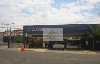 Imagem: A casa em condomínio possui 3 Dormitórios, 1 Banheiro, 2 Vagas