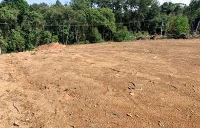 Imagem: O terreno possui 600m² de Área e está localizado em Centro