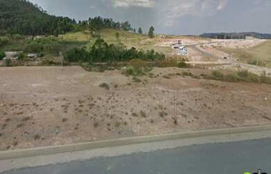 Imagem: O terreno possui 250m² de Área e está localizado em Loteamento