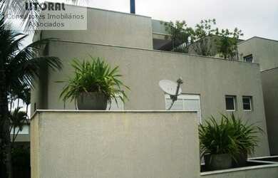 Imagem: A casa em condomínio possui 4 Dormitórios, 5 Banheiros, 3