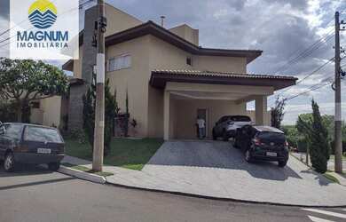 Imagem: A casa em condomínio possui 5 Dormitórios, 5 Banheiros, 300m²