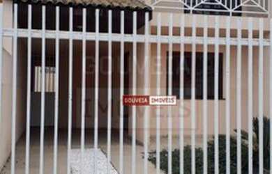 Imagem: A casa possui 3 Dormitórios, 3 Banheiros, 1 Vaga na garagem