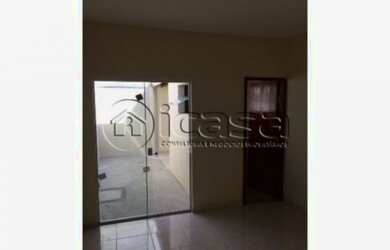 Imagem: A casa possui 2 Dormitórios, 1 Banheiro, 1 Vaga na garagem