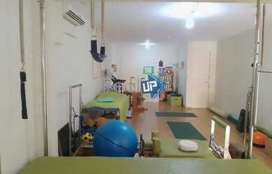 Imagem: O depósito possui 1 Vaga na garagem, 48m² de Área e está