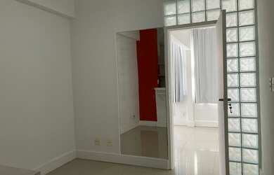 Imagem: A kitnet possui 1 Dormitório, 1 Banheiro, 32m² de Área e