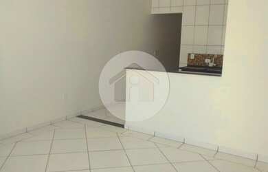 Imagem: A casa possui 2 Dormitórios, 1 Banheiro, 1 Vaga na garagem