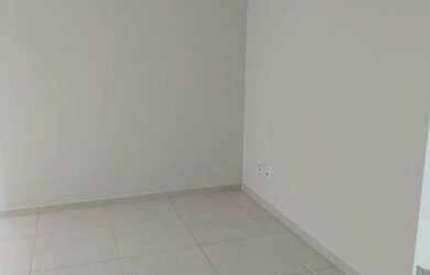 Imagem: O depósito possui 2 Vagas na garagem, 13m² de Área e está