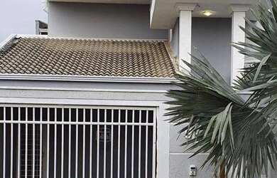 Imagem: A casa possui 3 Dormitórios, 5 Banheiros, 2 Vagas na garagem