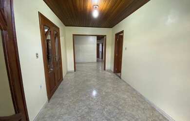 Imagem 2: Casa no Tapanã. Piscina, Churrasqueira, Ar-condicionadoe180m² de Área