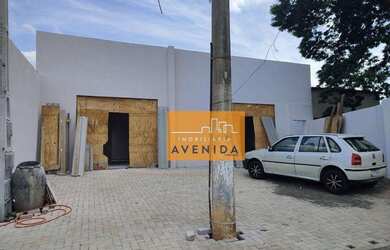 Imagem: O depósito possui 2 Vagas na garagem, 70m² de Área e está