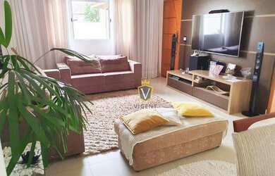 Imagem: A casa possui 3 Dormitórios, 3 Banheiros, 3 Vagas na garagem