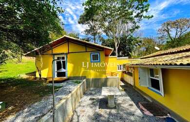 Imagem: A casa em condomínio possui 3 Dormitórios, 1 Banheiro e 160m²