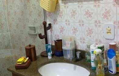 Imagem 7: Trindade/Casa 2 qts, 1 banh, 1 vaga. Condução na porta