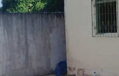 Imagem: A casa possui 2 Dormitórios, 2 Banheiros e está localizado