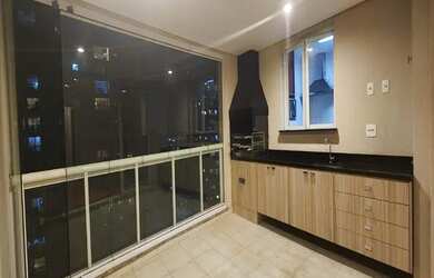 Imagem: O apartamento possui 4 Dormitórios, 2 Banheiros, 3 Vagas na