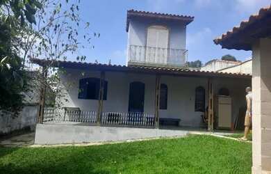 Imagem: A casa possui 2 Dormitórios, 1 Banheiro e 5 Vagas na garagem