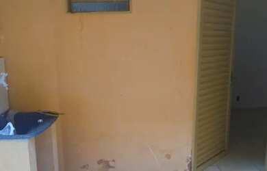 Imagem: A casa possui 1 Dormitório, 1 Banheiro e está localizado