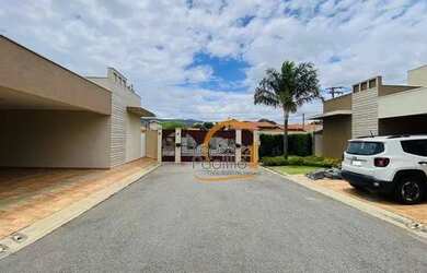 Imagem: A casa em condomínio possui 3 Dormitórios, 3 Banheiros, 2